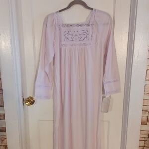 Elegant Lace Trimmed Nightgown in Soft Purple Brushed Nylon Size Medium